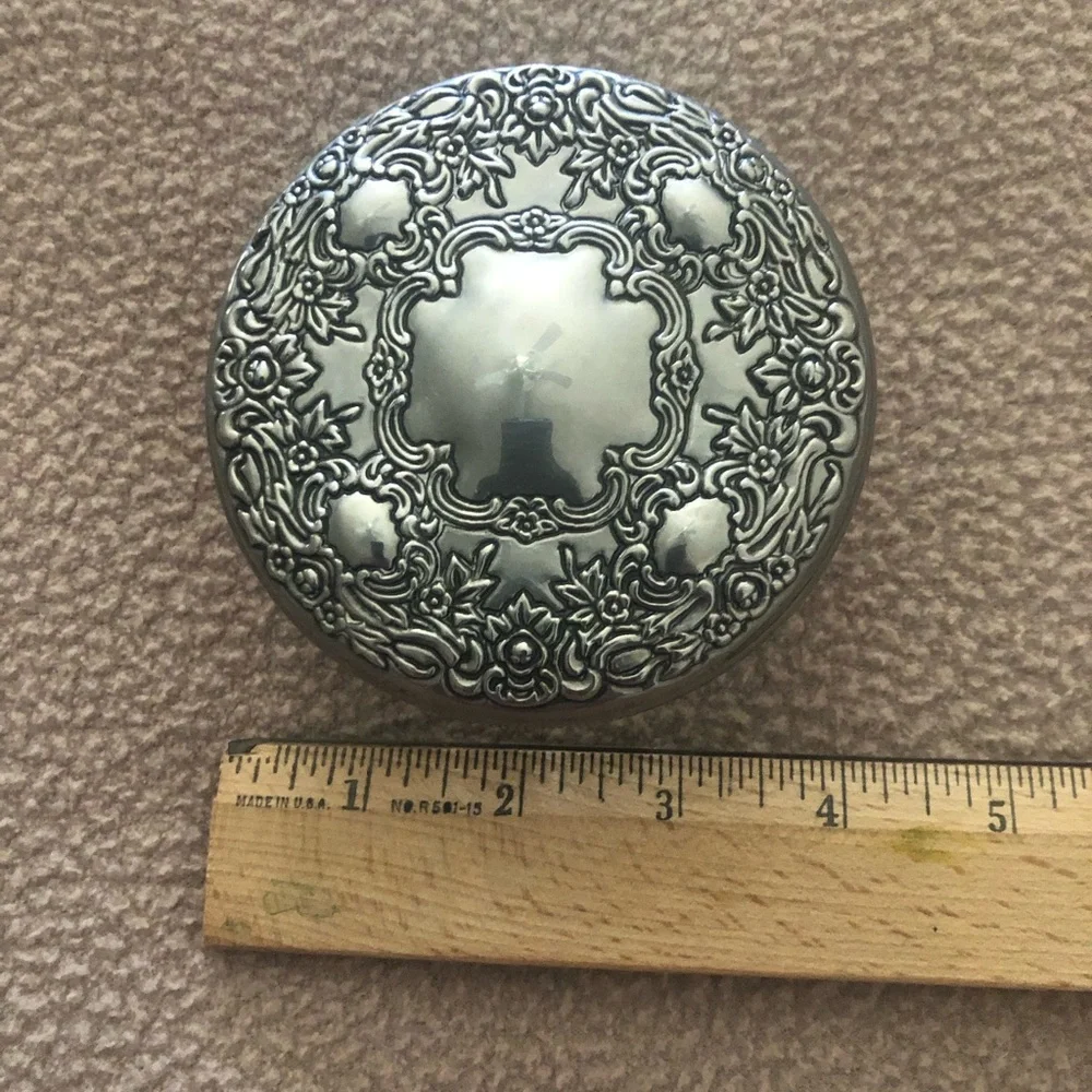 Decorative Vintage Italian Cry Jewelry Trinket Dish with Ornate Silver-Tone Lid